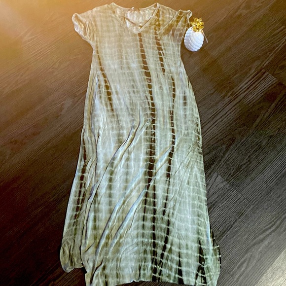 🍍Tied Dyed maxi dress 🍍size small🍍length 54”🍍slits on both sides🍍@15 - Picture 1 of 3